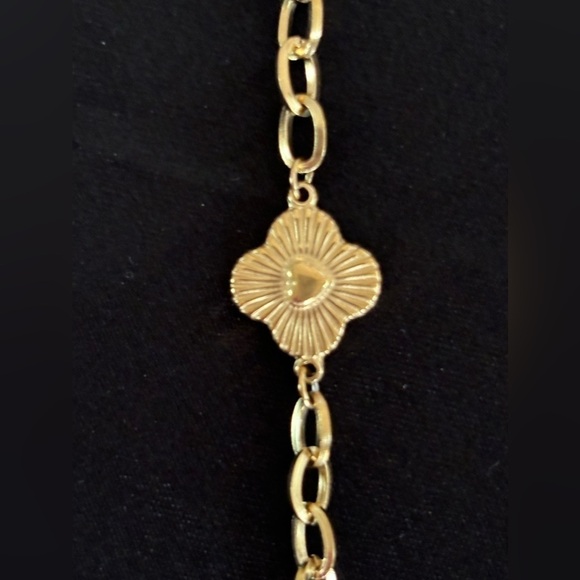 ?NWOT 18k Gold Plating Bracelet Stainless Steel Base Waterproof & Tarnish Free